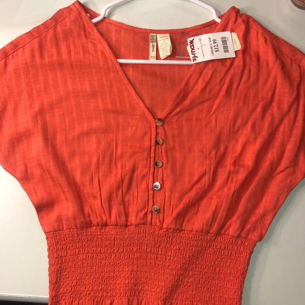 Cute orange /mandarin top